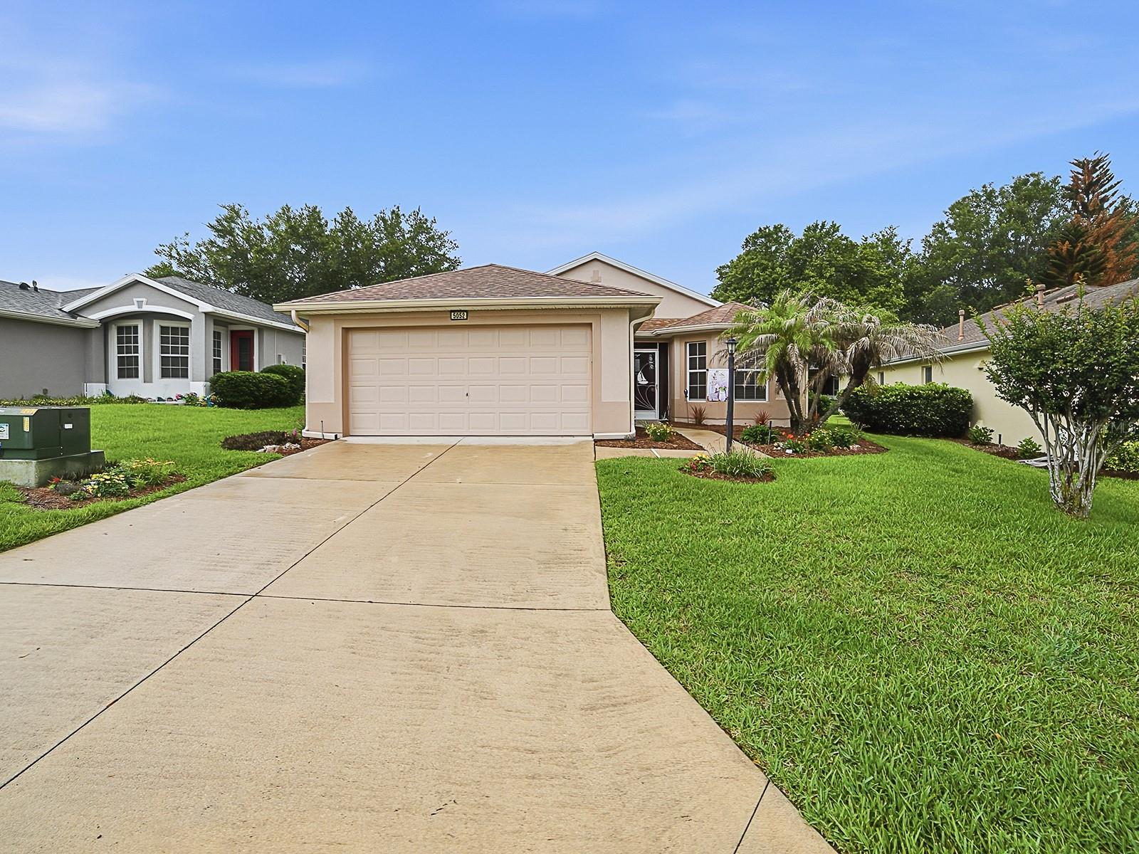 Single Family Residence in TAVARES, FL - Daniel Dourado