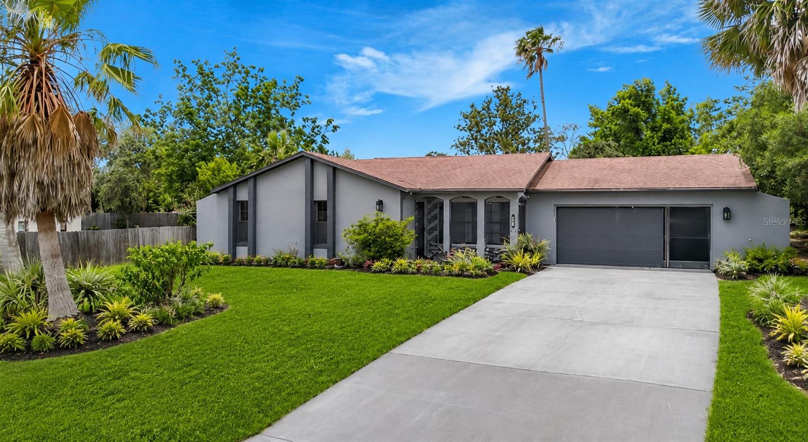 Single Family Residence em SPRING HILL, FL - Daniel Dourado
