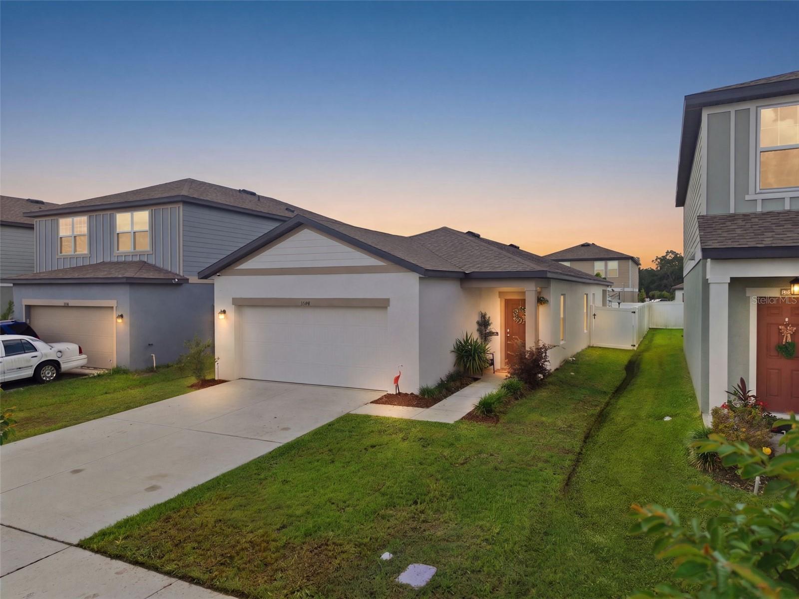 Single Family Residence em ZEPHYRHILLS, FL - Daniel Dourado