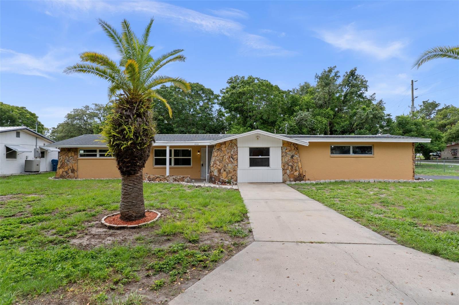 Single Family Residence em SPRING HILL, FL - Daniel Dourado