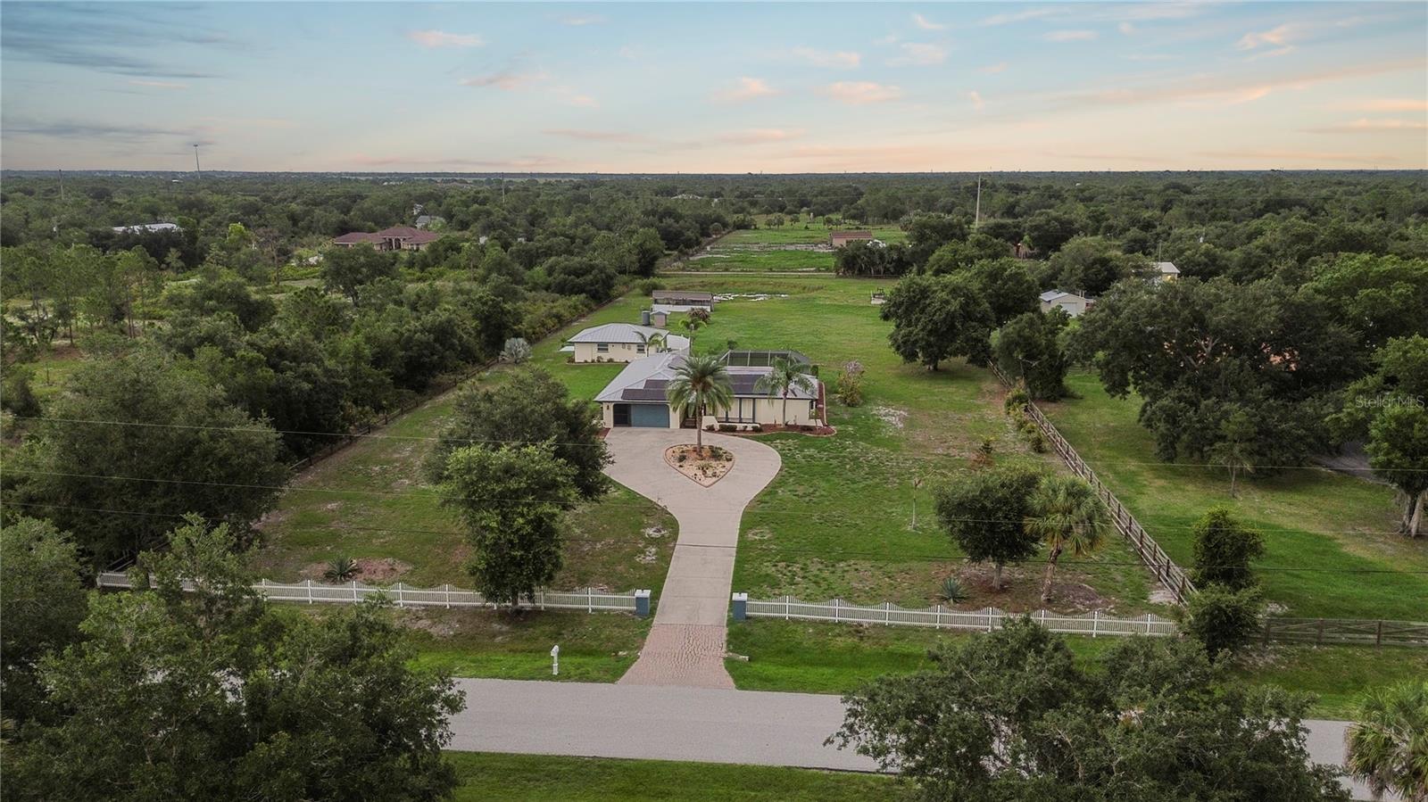 Single Family Residence in PUNTA GORDA, FL - Daniel Dourado