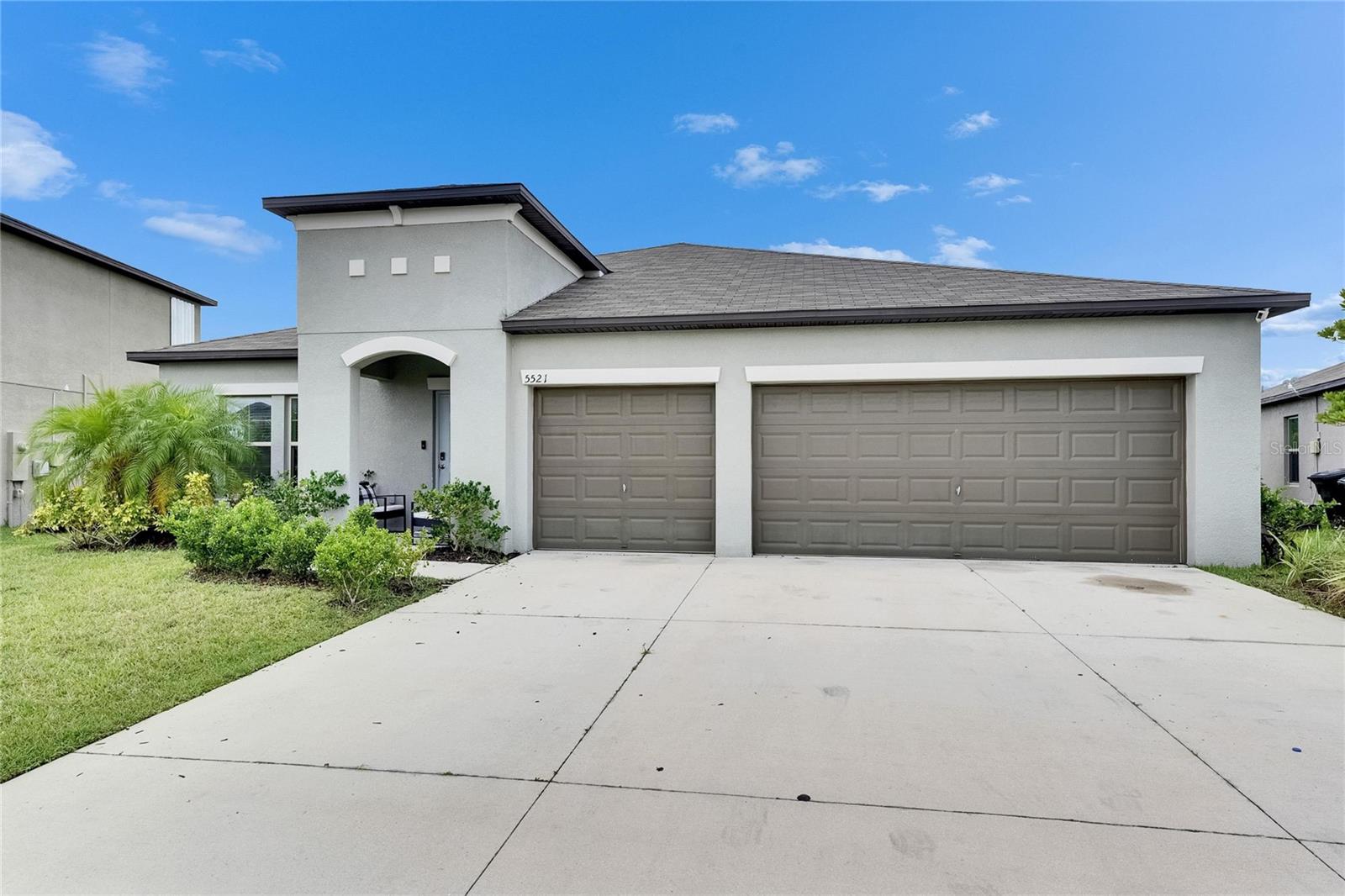 Single Family Residence in PALMETTO, FL - Daniel Dourado