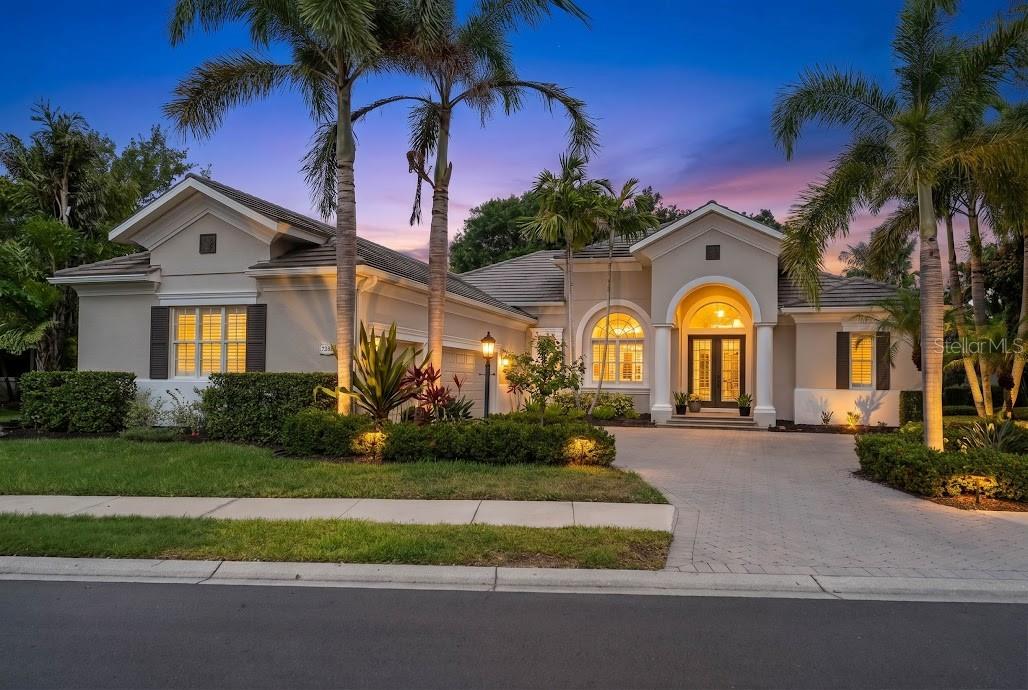 Single Family Residence in LAKEWOOD RANCH, FL - Daniel Dourado