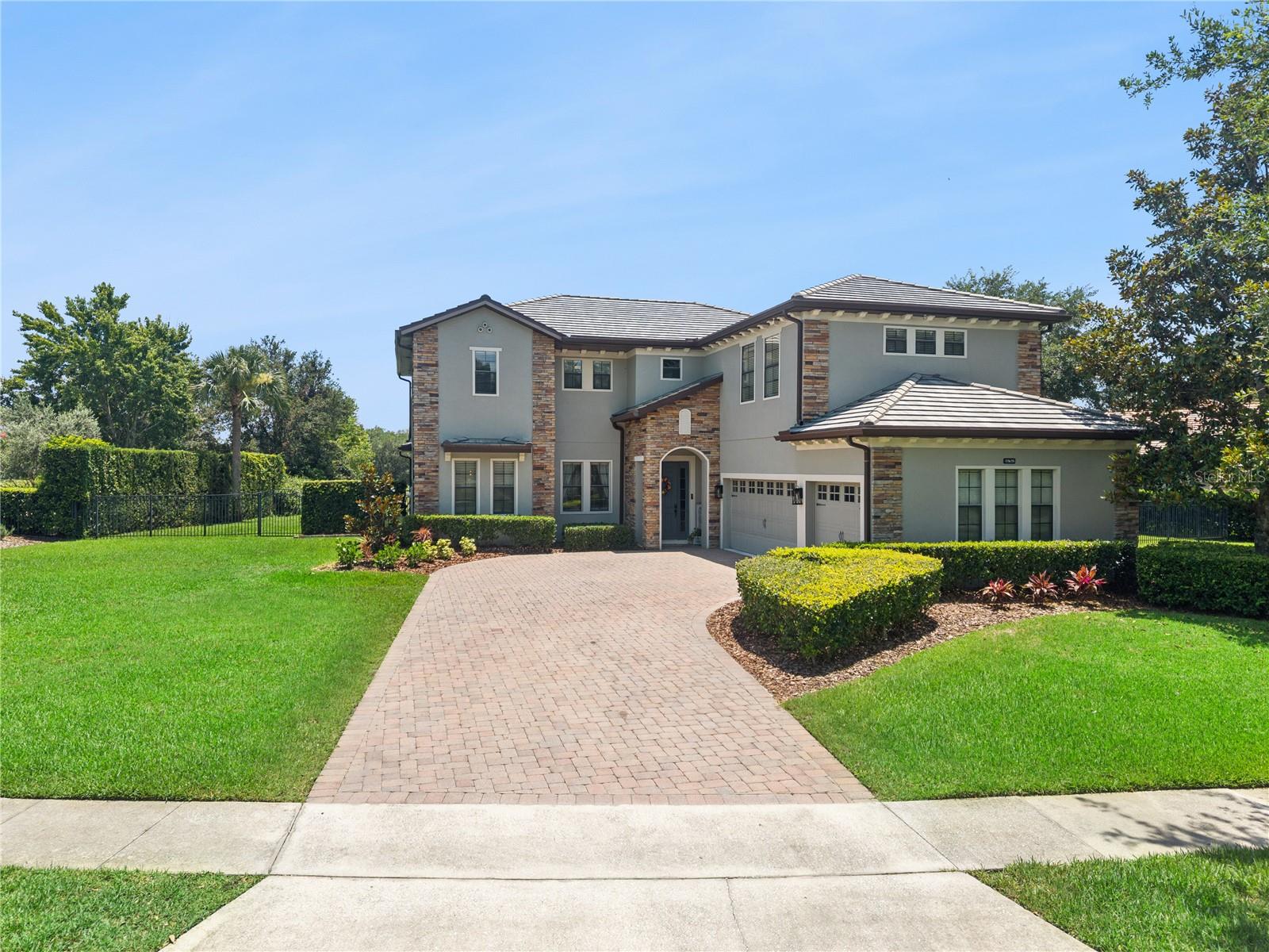 Single Family Residence in SORRENTO, FL - Daniel Dourado