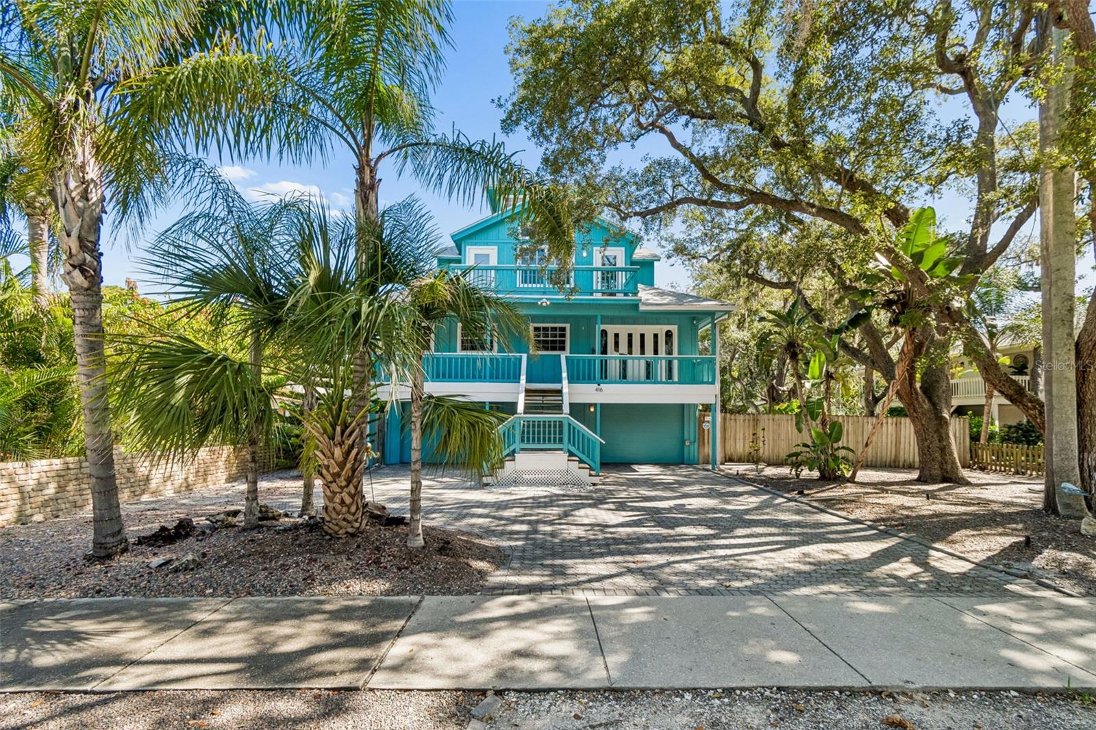 Single Family Residence in CRYSTAL BEACH, FL - Daniel Dourado