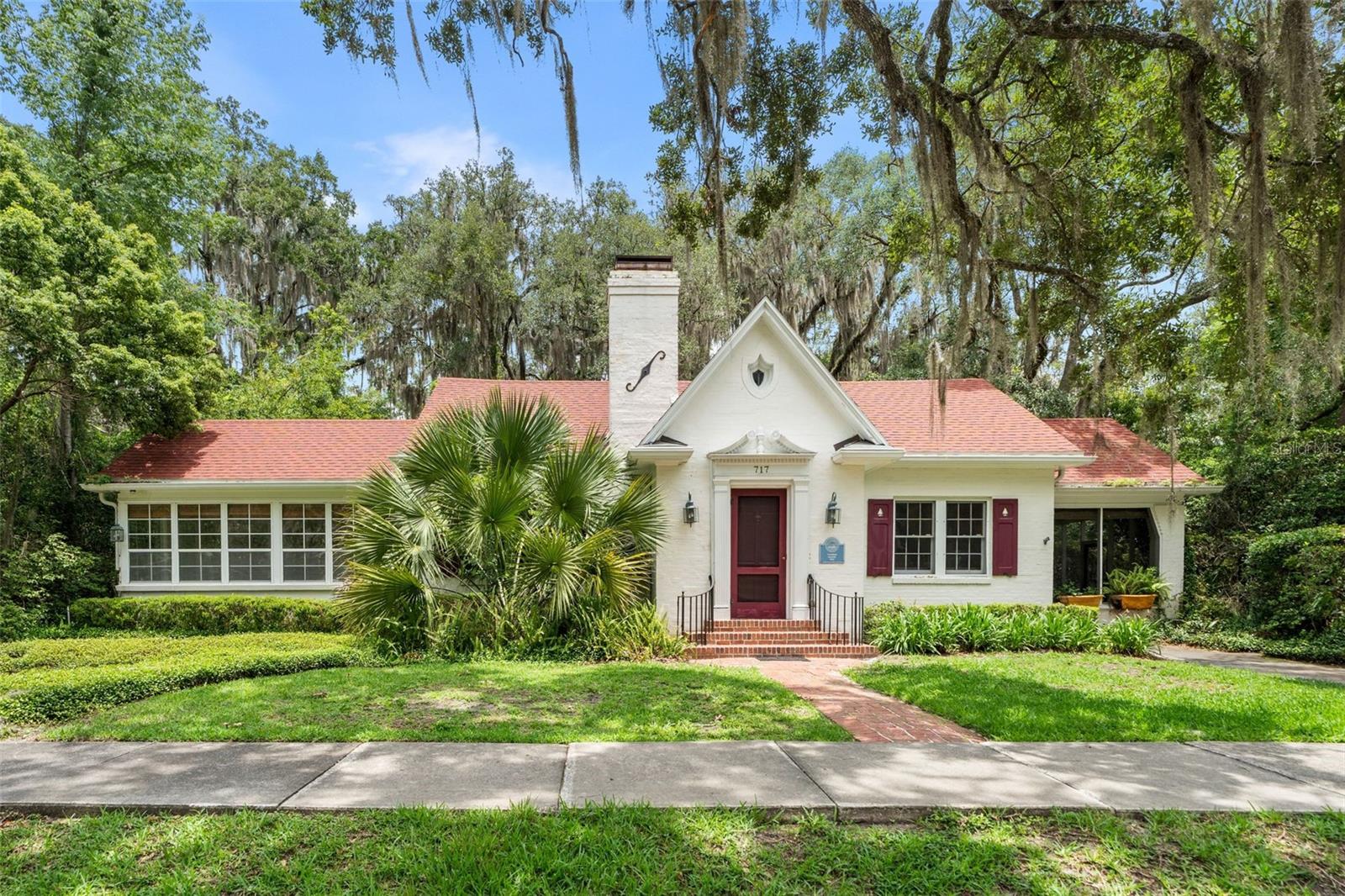 Single Family Residence in GAINESVILLE, FL - Daniel Dourado