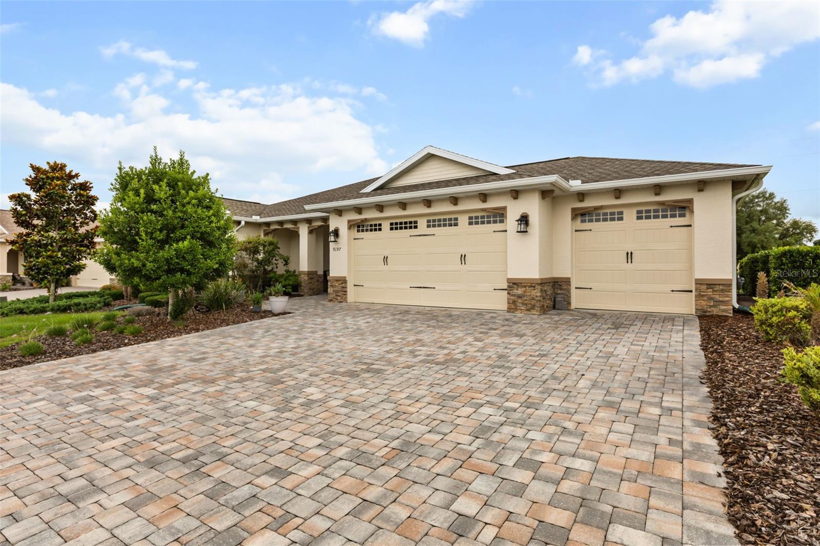 Single Family Residence in OCALA, FL - Daniel Dourado