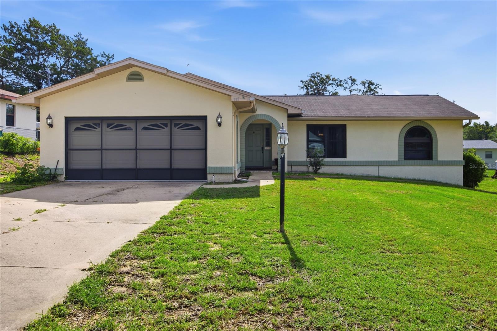 Single Family Residence in INVERNESS, FL - Daniel Dourado
