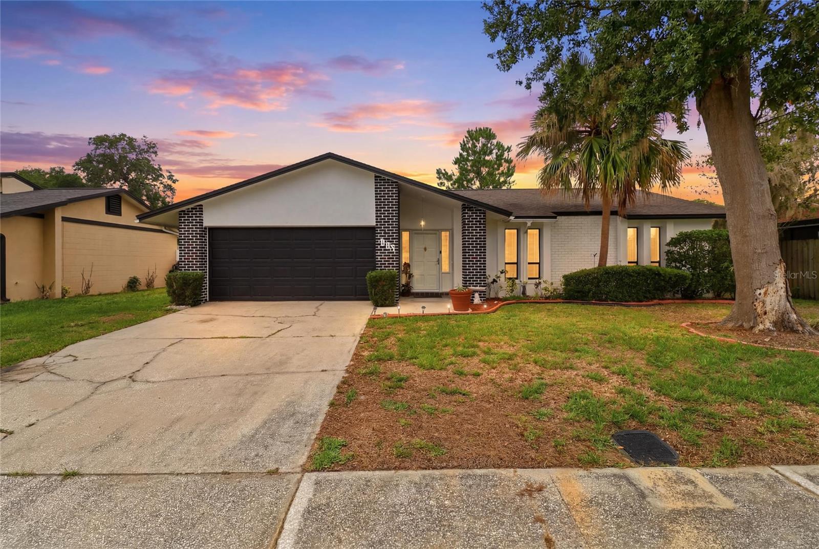 Single Family Residence in BRANDON, FL - Daniel Dourado