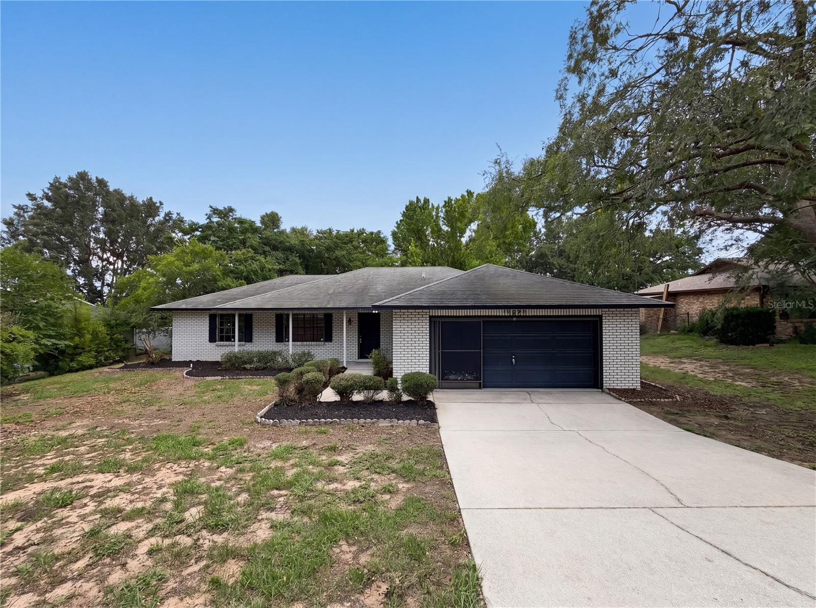 Single Family Residence in GRAND ISLAND, FL - Daniel Dourado