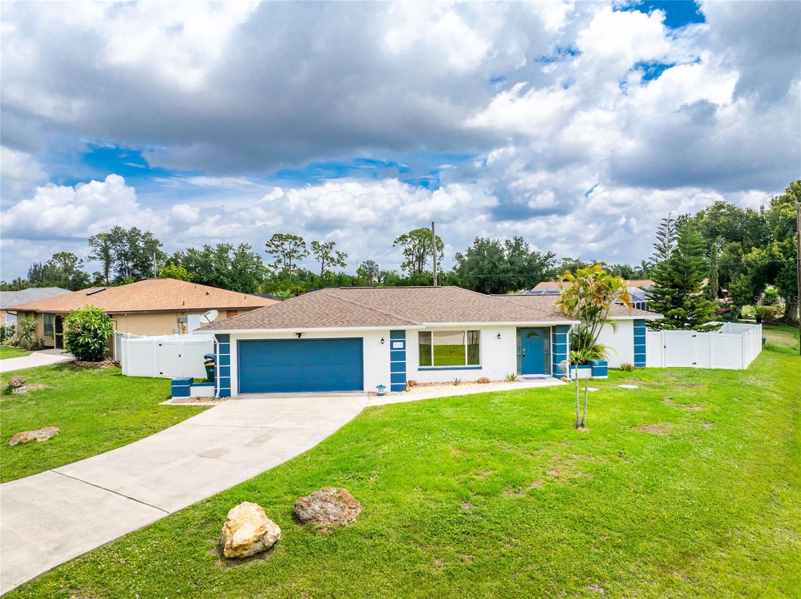 Single Family Residence in PORT CHARLOTTE, FL - Daniel Dourado