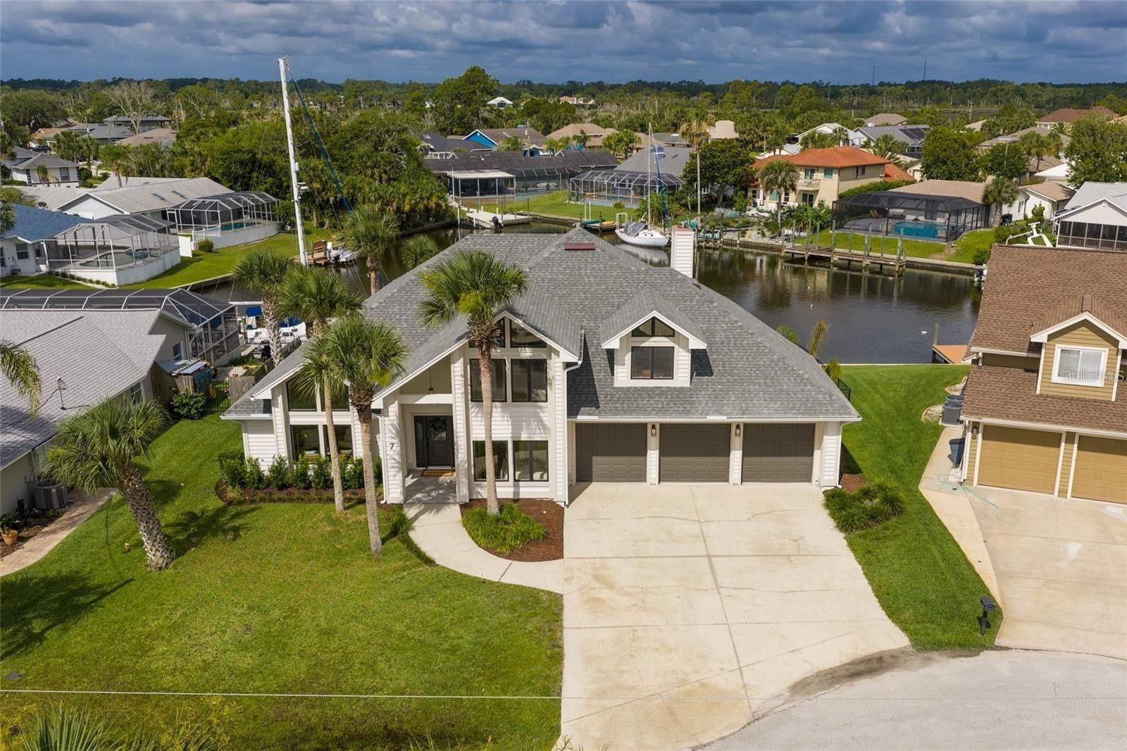 Single Family Residence in PALM COAST, FL - Daniel Dourado
