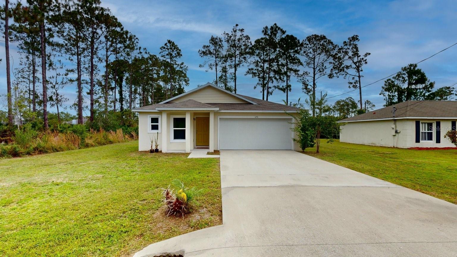 Single Family Residence in PALM COAST, FL - Daniel Dourado