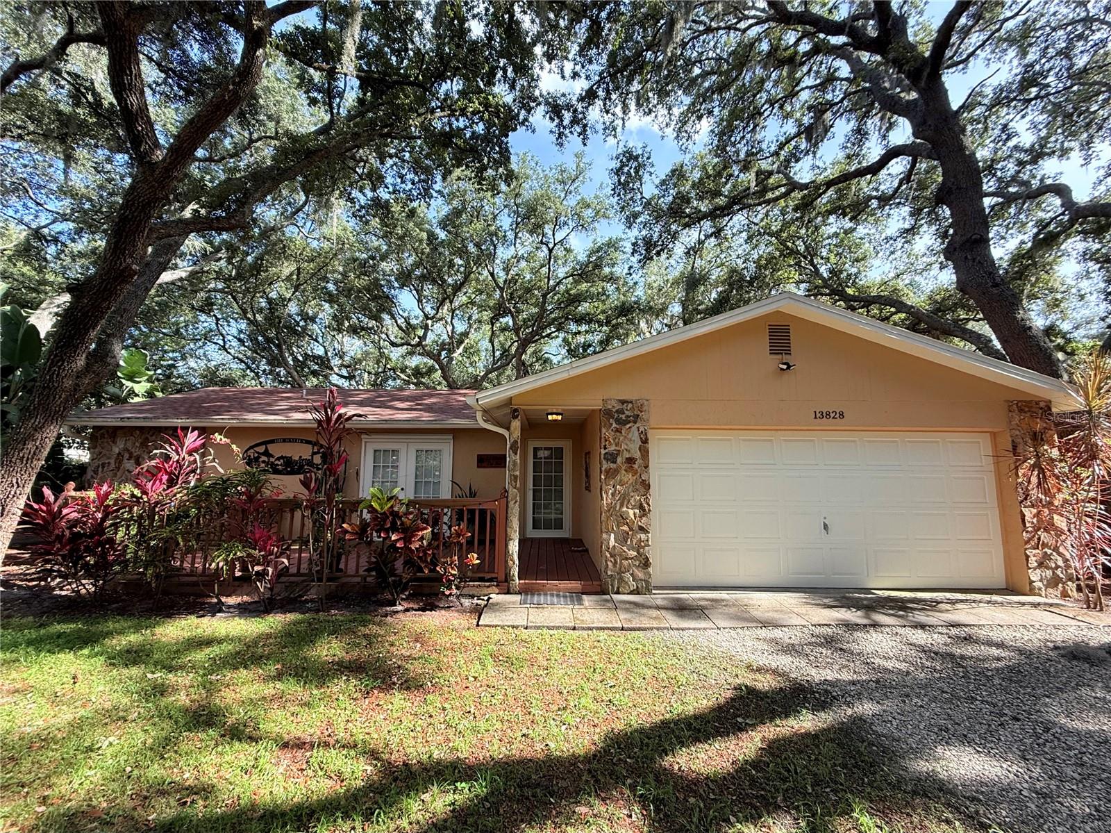 Single Family Residence in ODESSA, FL - Daniel Dourado