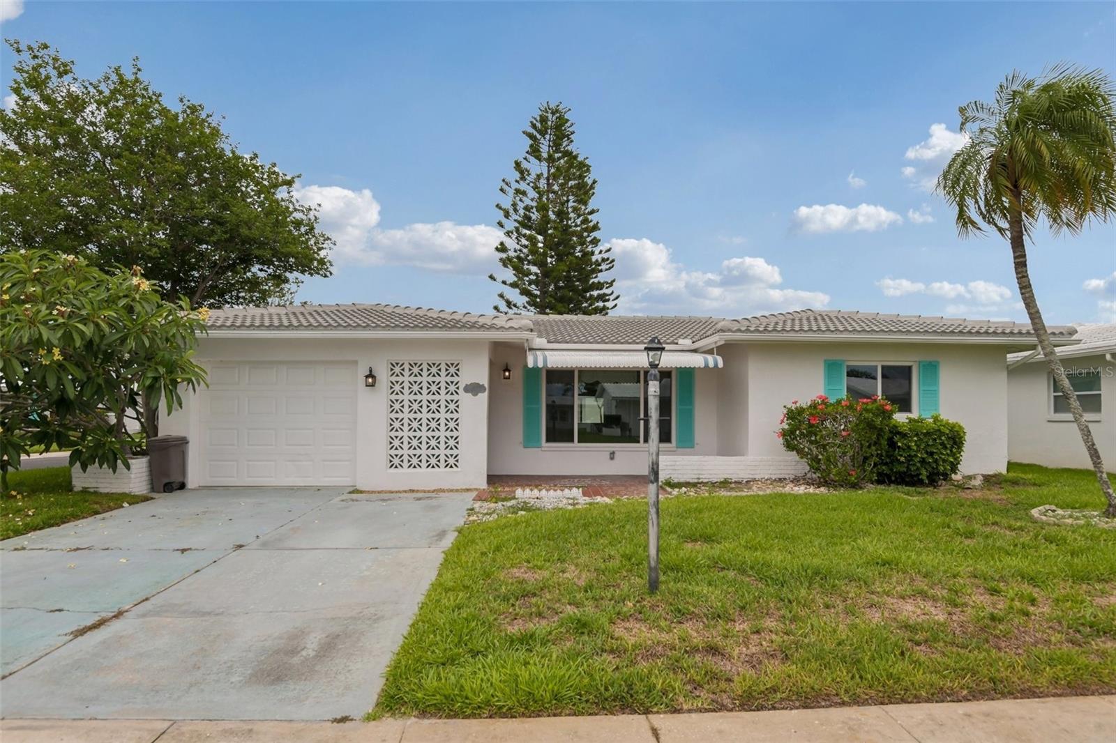 Single Family Residence em PINELLAS PARK, FL - Daniel Dourado
