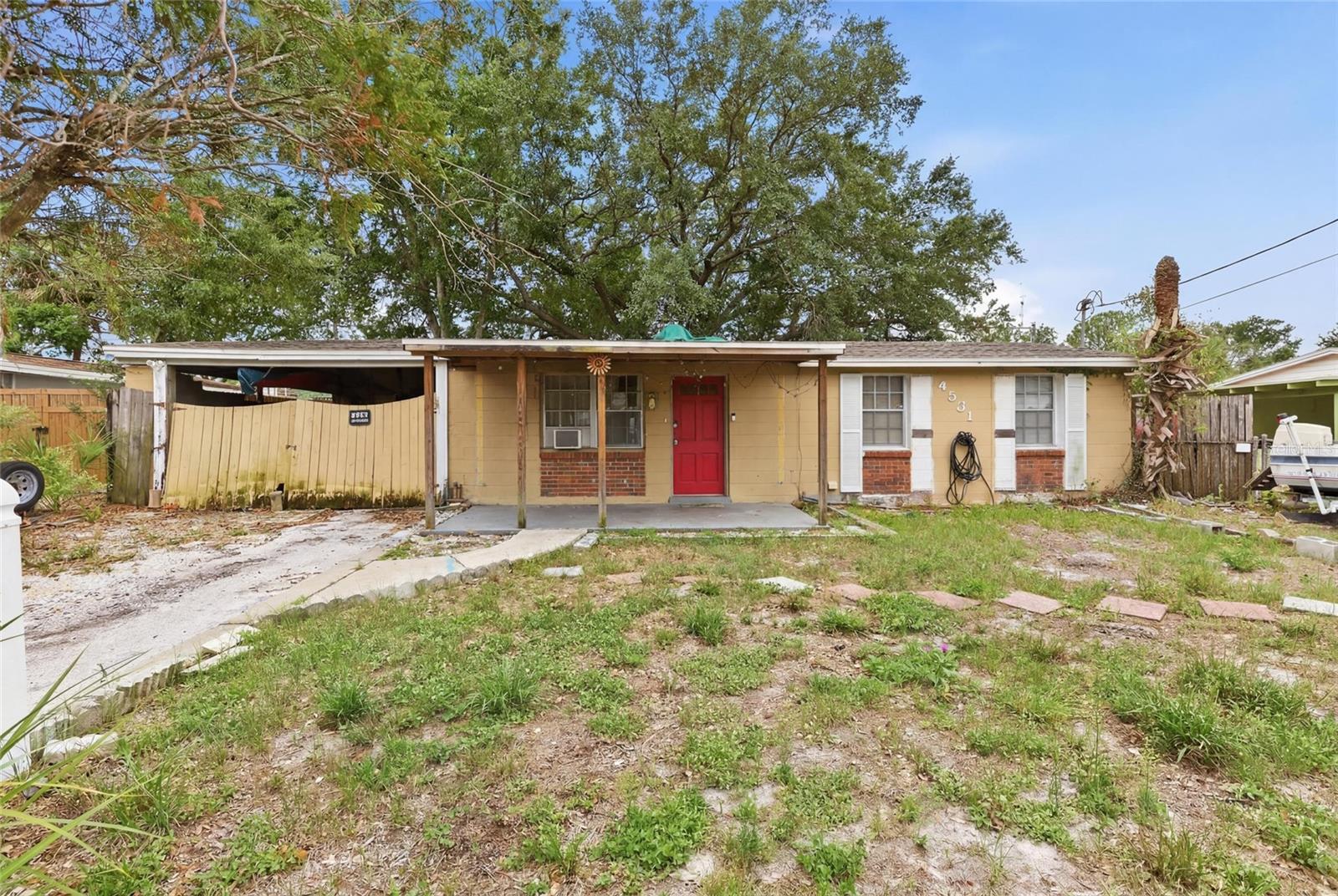 Single Family Residence in TAMPA, FL - Daniel Dourado