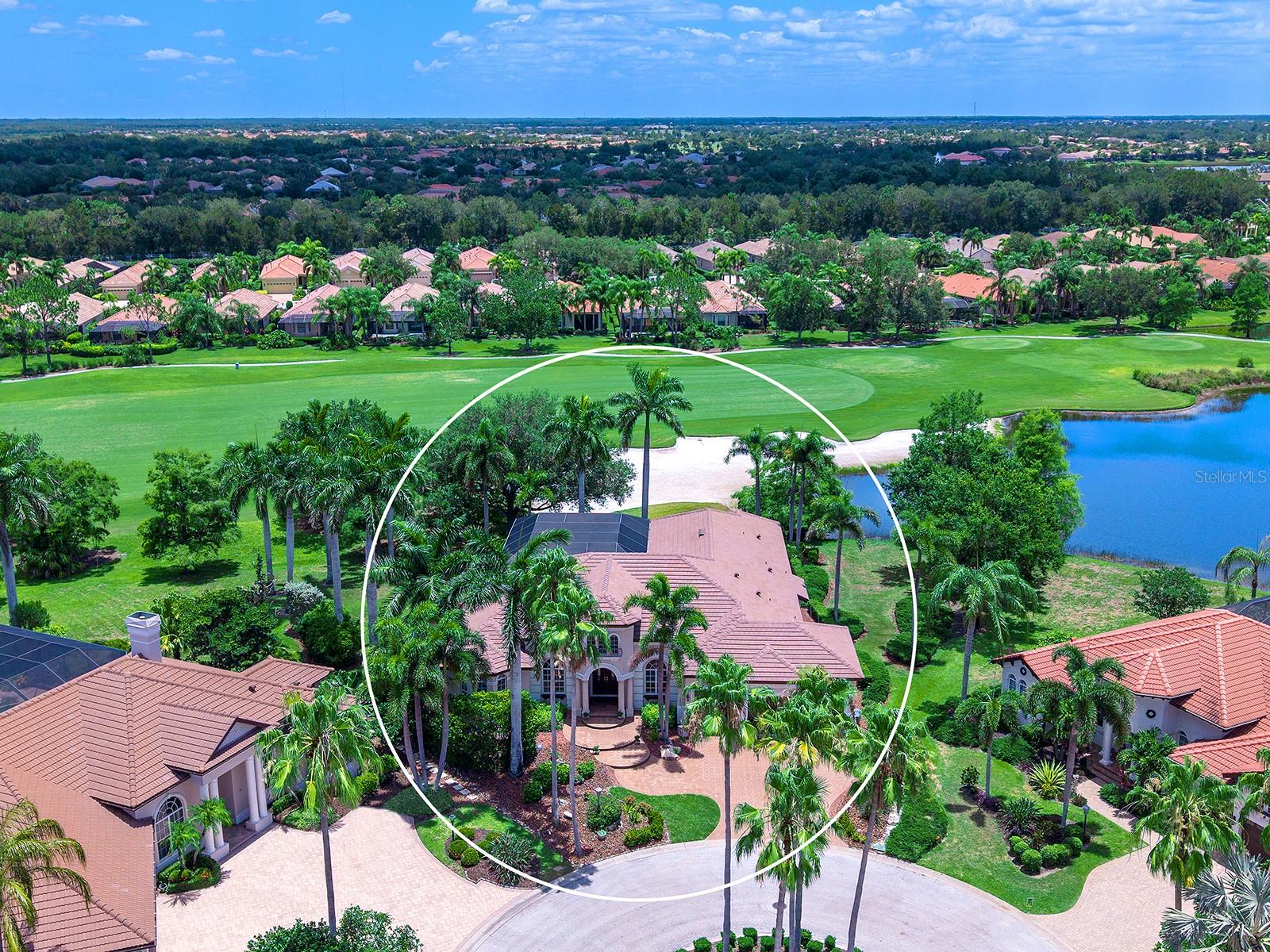 Single Family Residence in LAKEWOOD RANCH, FL - Daniel Dourado