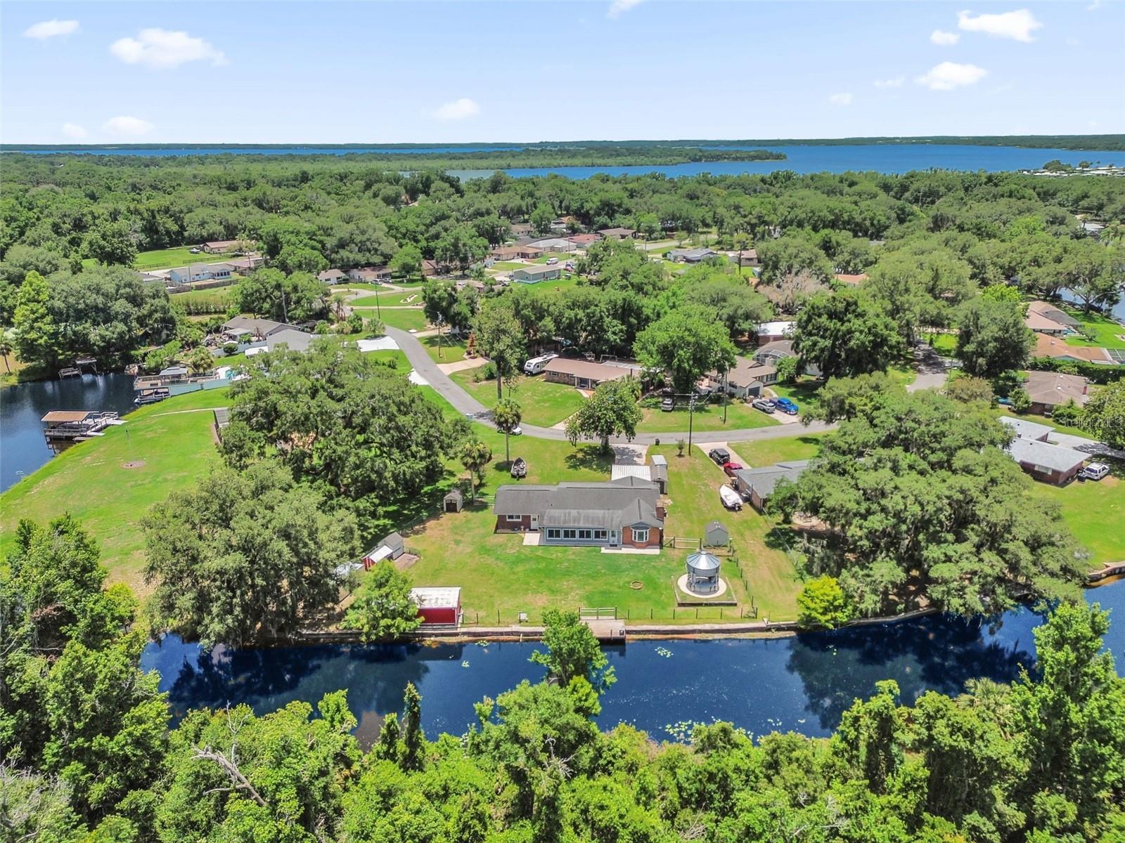Single Family Residence em FRUITLAND PARK, FL - Daniel Dourado
