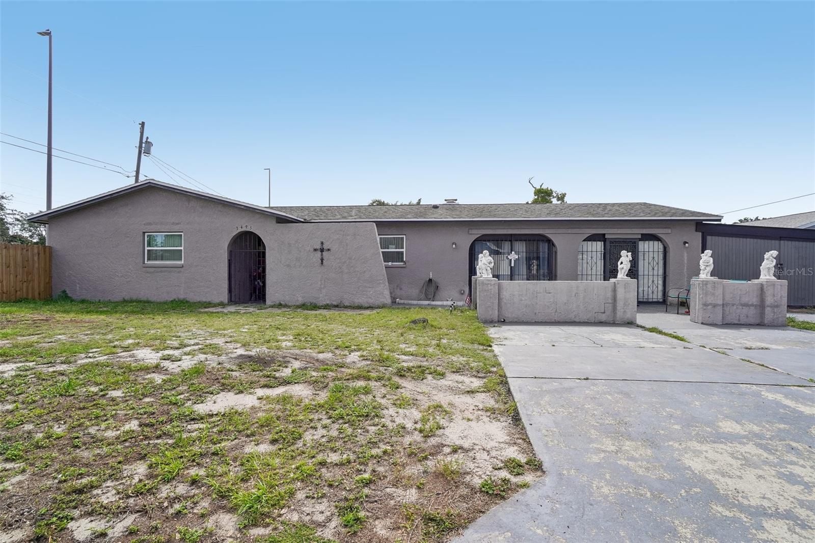Single Family Residence in DUNEDIN, FL - Daniel Dourado