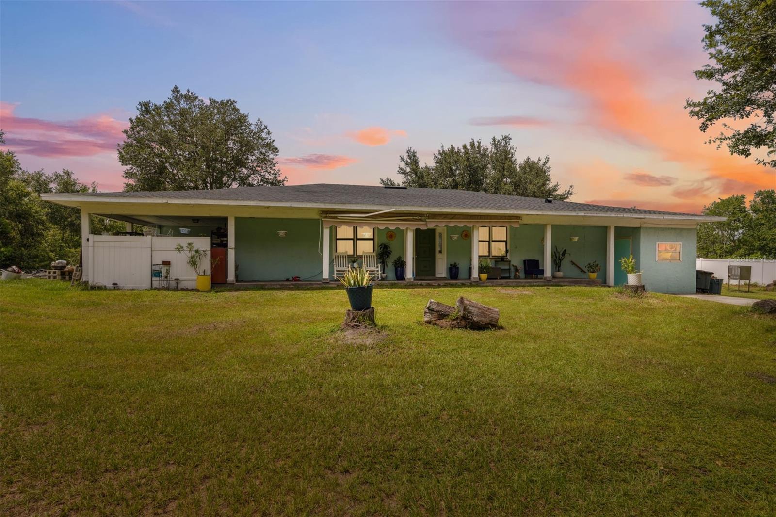 Single Family Residence em WESLEY CHAPEL, FL - Daniel Dourado