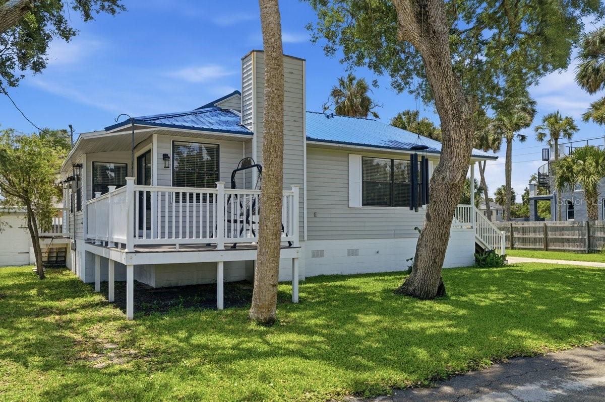 Single Family Residence in SOUTH DAYTONA, FL - Daniel Dourado
