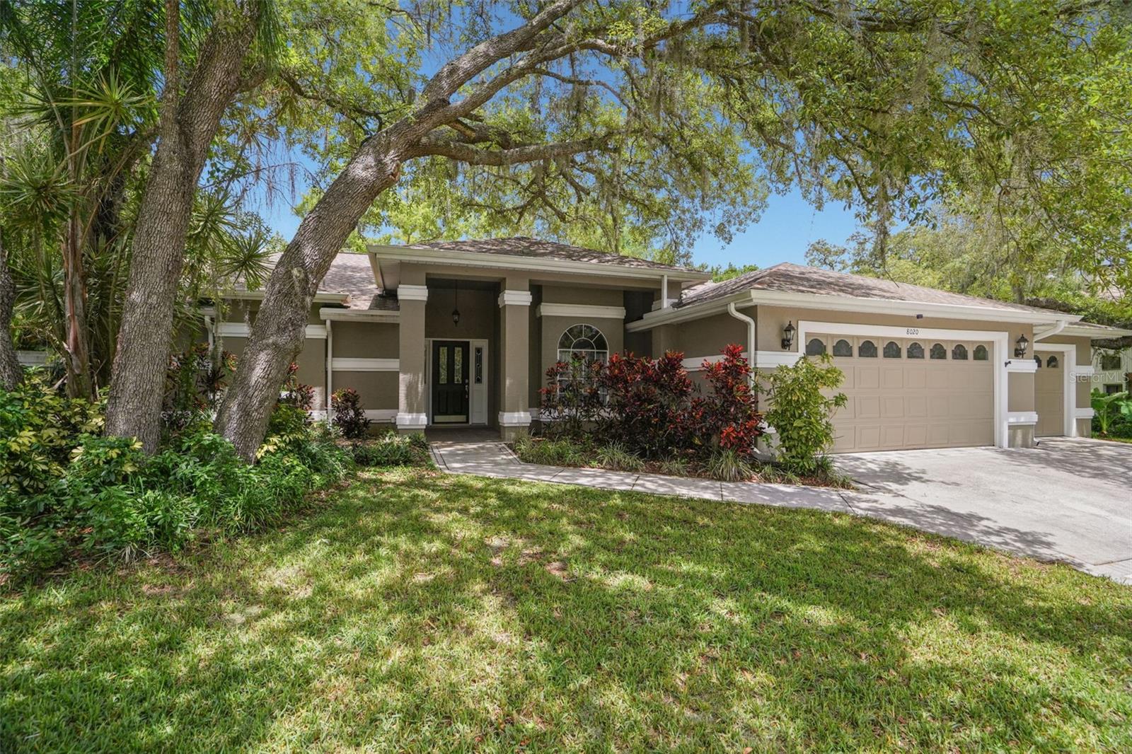 Single Family Residence in NEW PORT RICHEY, FL - Daniel Dourado