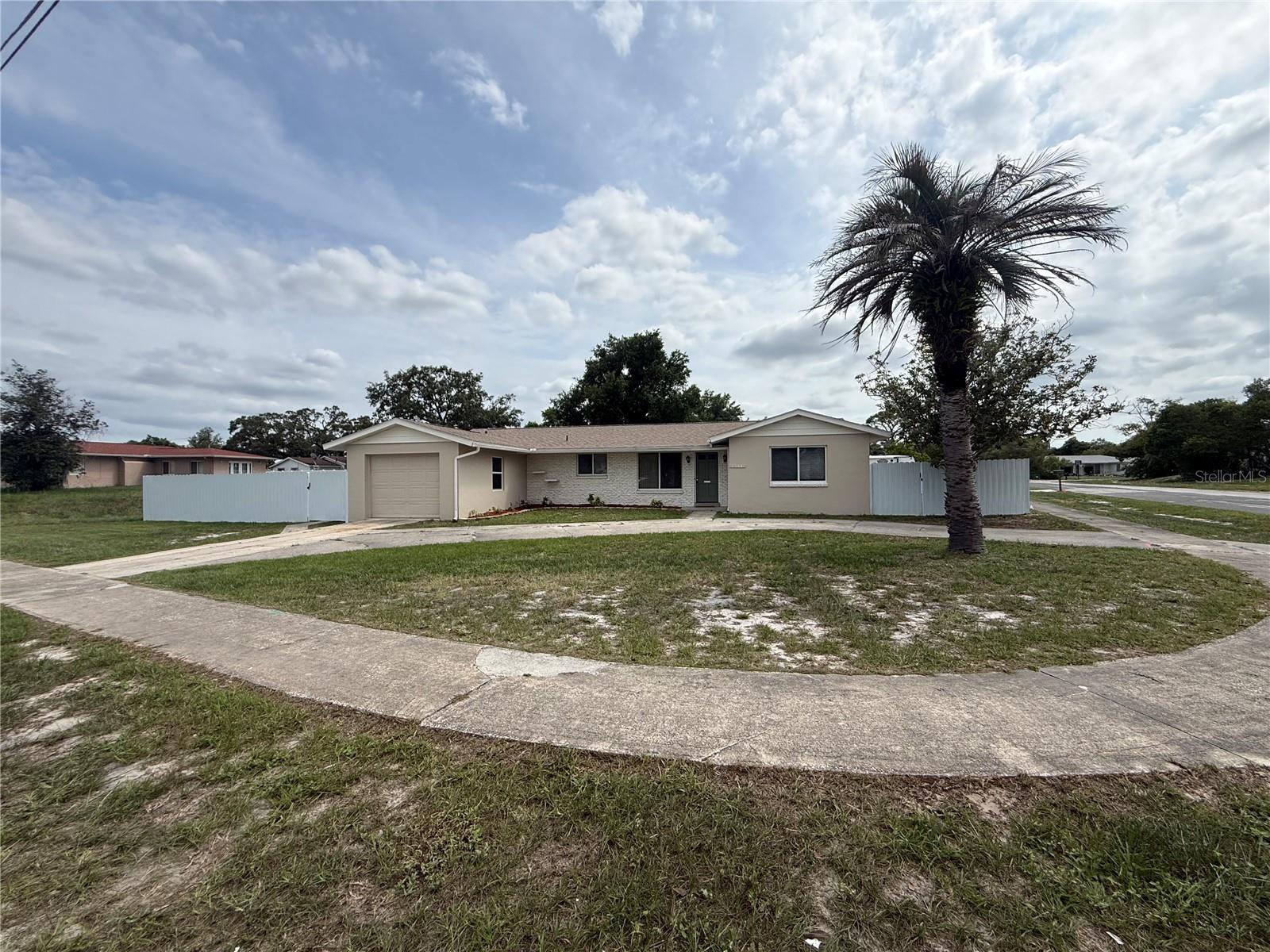 Single Family Residence em SPRING HILL, FL - Daniel Dourado