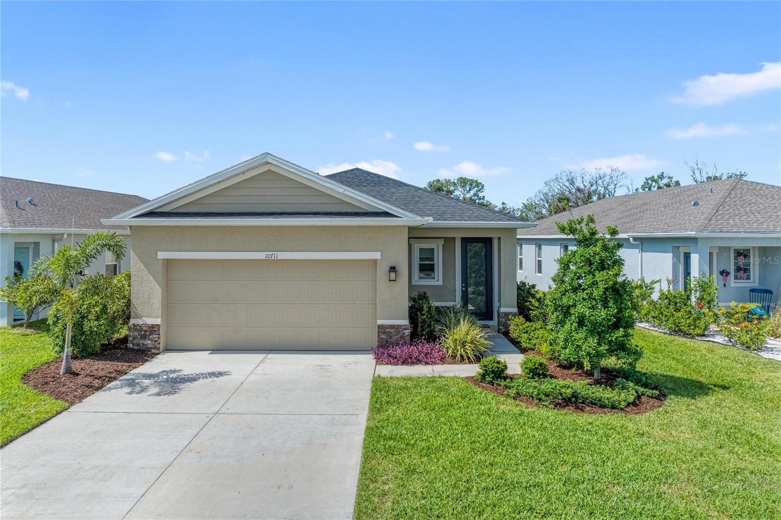 Single Family Residence in PARRISH, FL - Daniel Dourado