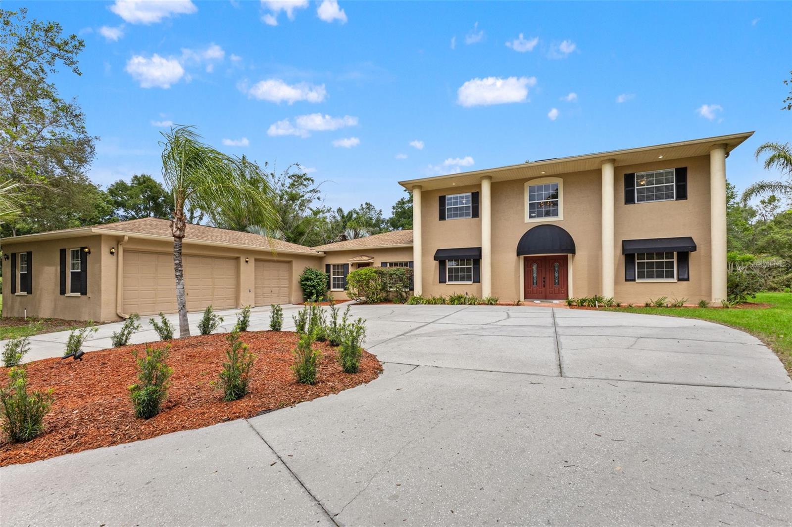 Single Family Residence em SPRING HILL, FL - Daniel Dourado