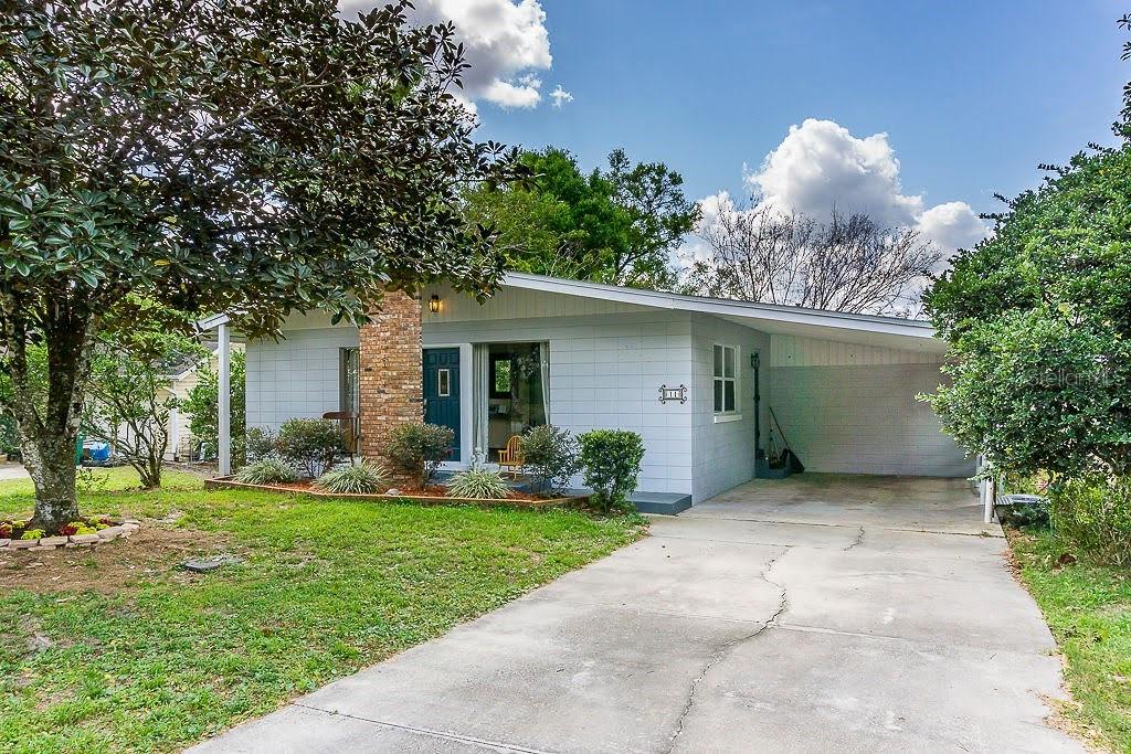 Single Family Residence em DELAND, FL - Daniel Dourado
