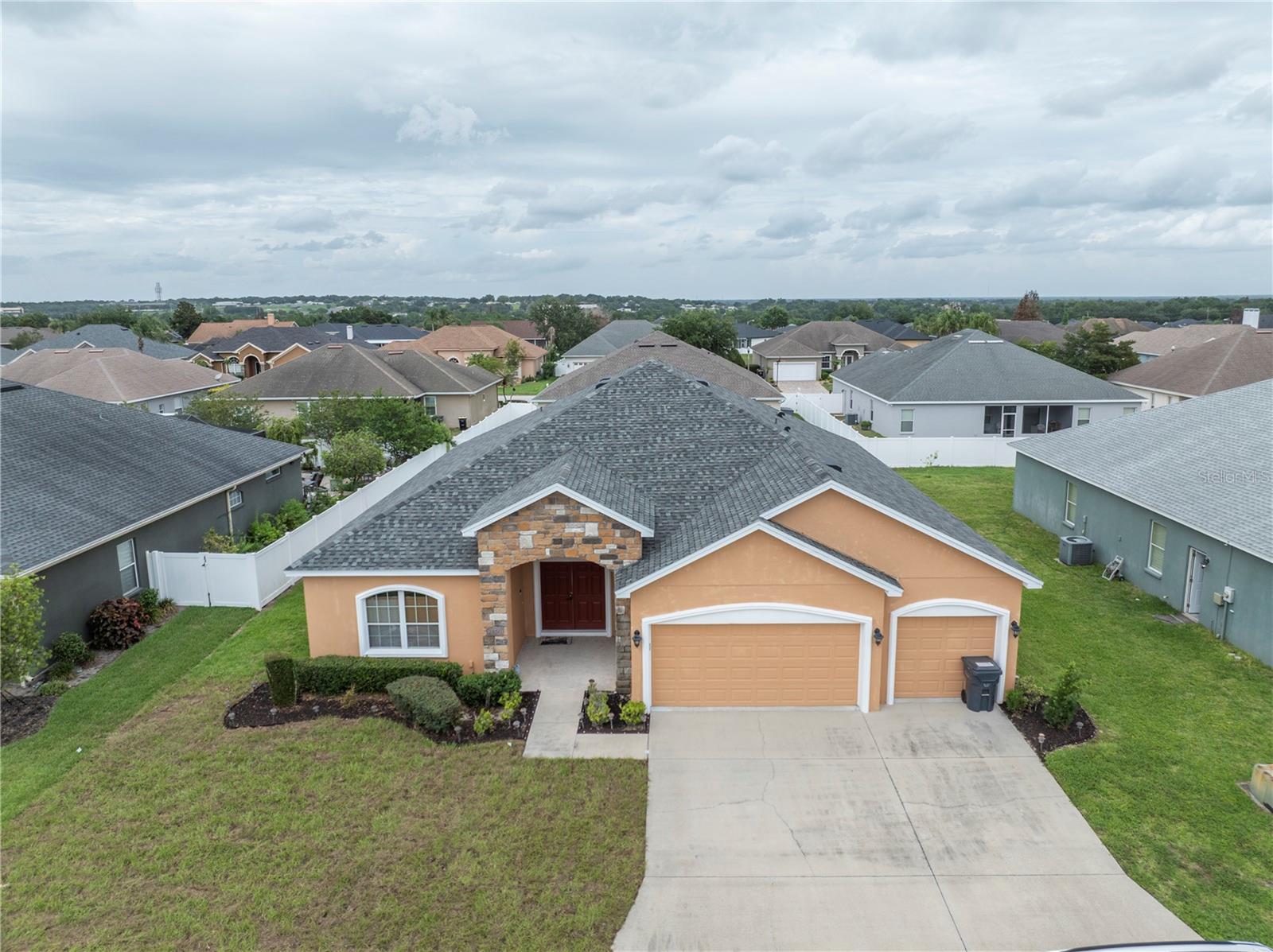 Single Family Residence in LAKELAND, FL - Daniel Dourado