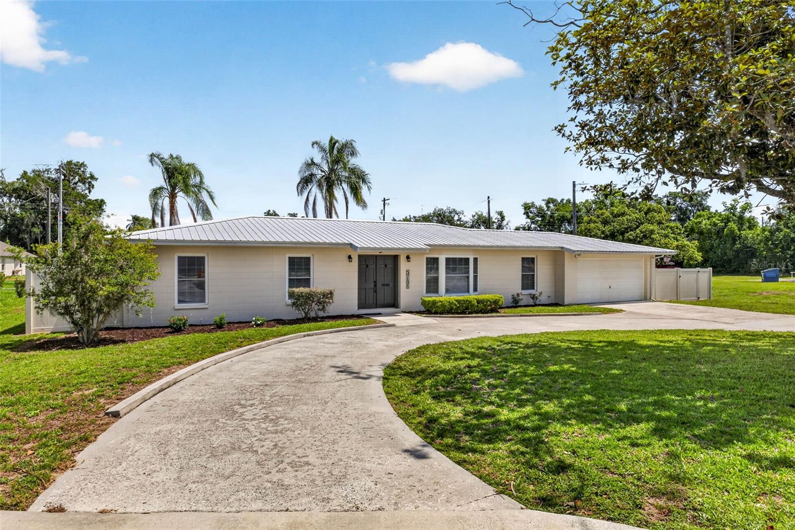 Single Family Residence in DADE CITY, FL - Daniel Dourado