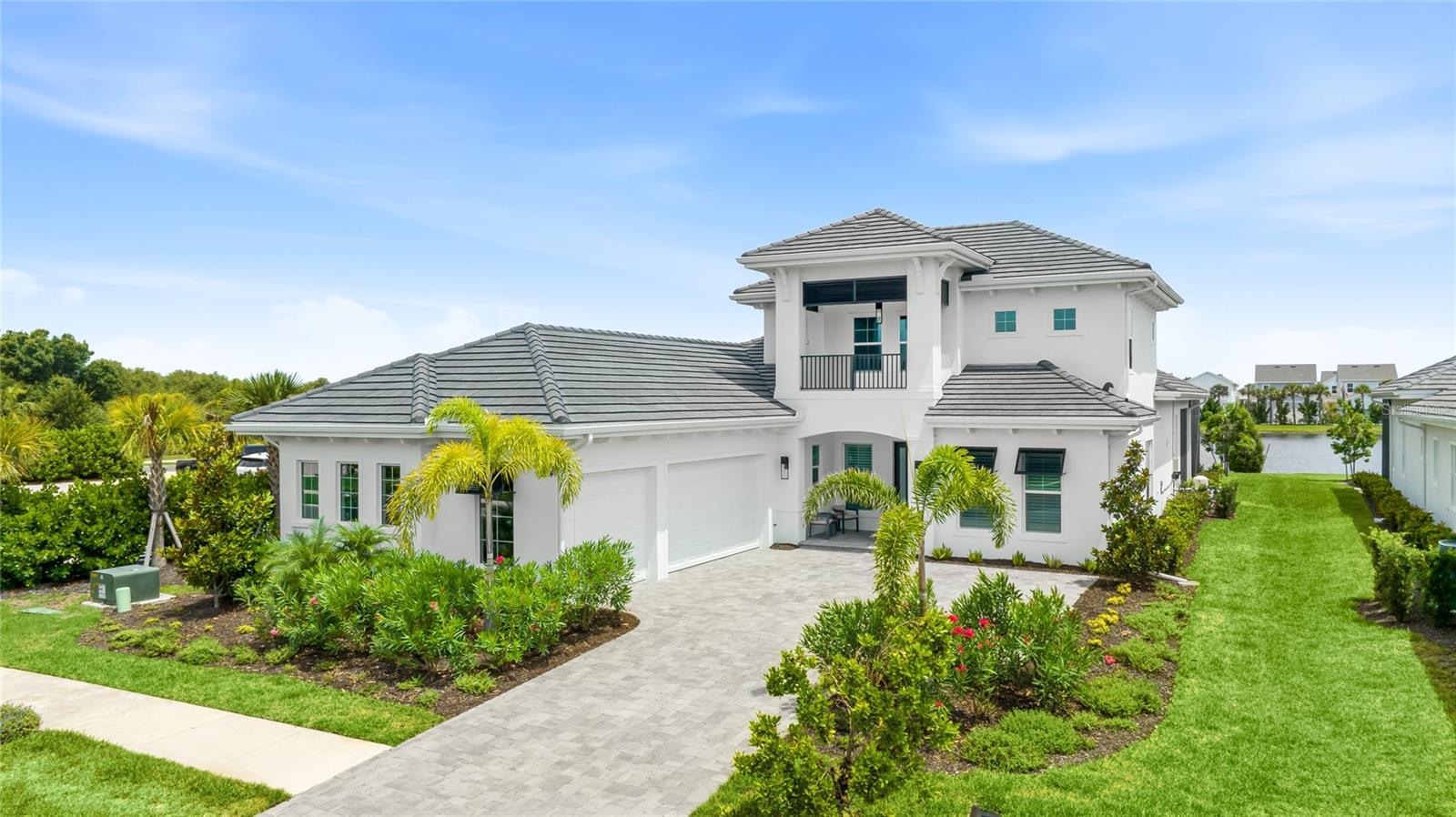 Single Family Residence in SARASOTA, FL - Daniel Dourado
