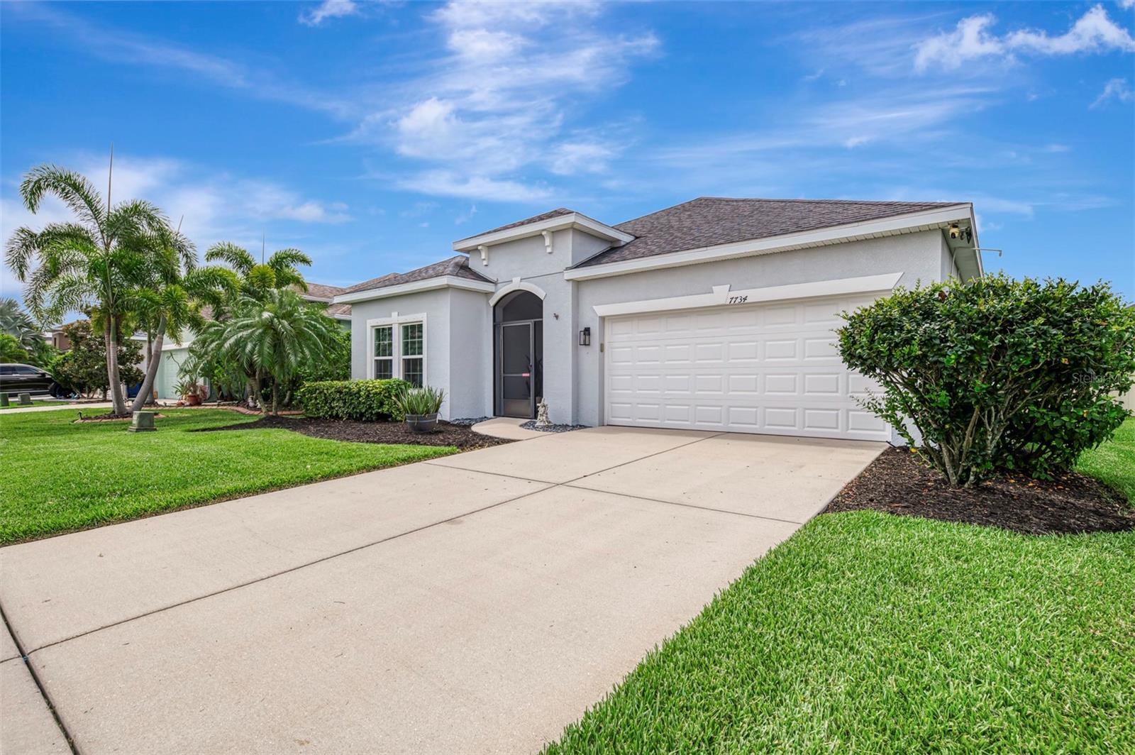 Single Family Residence in PARRISH, FL - Daniel Dourado