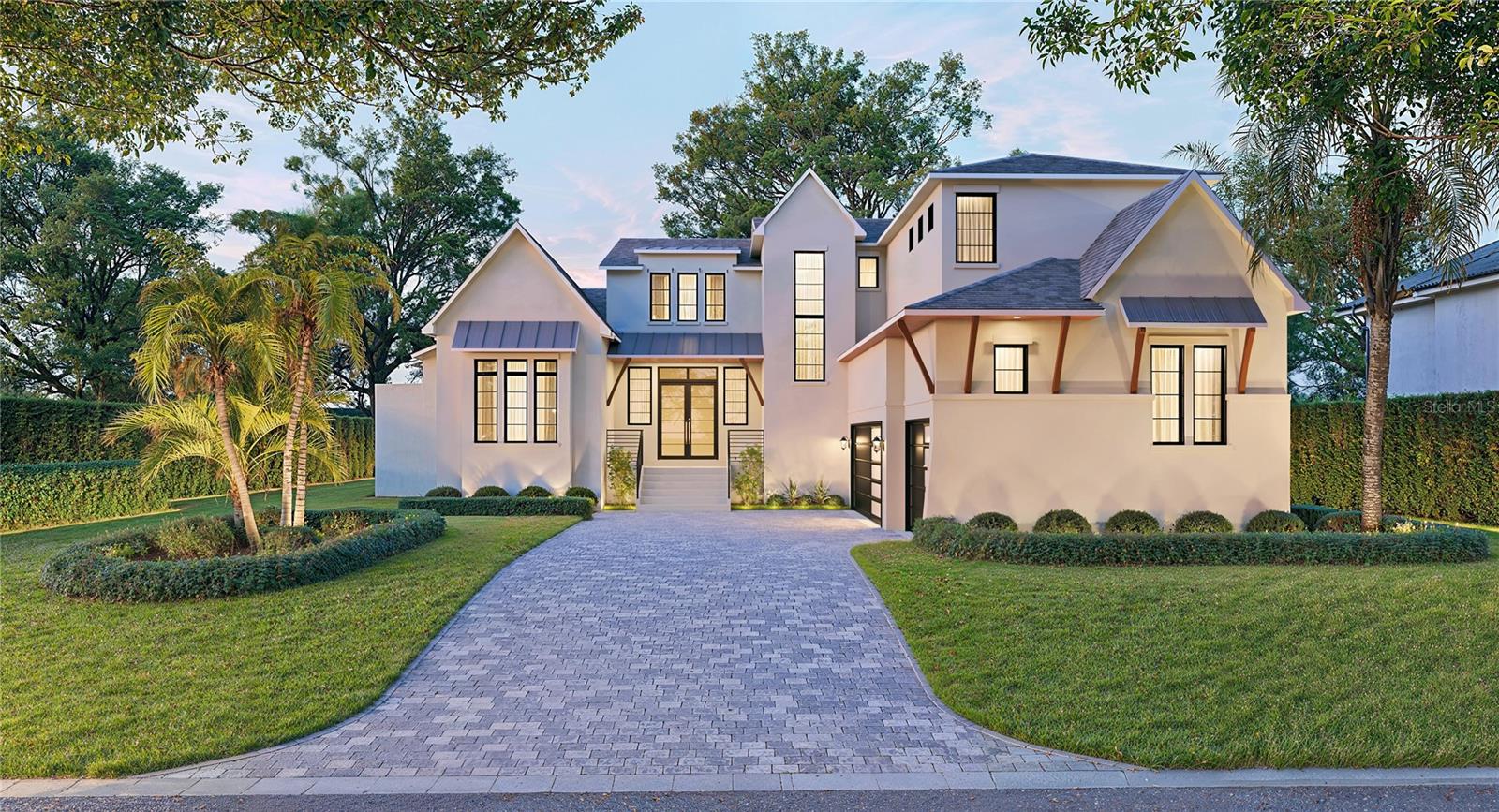 Single Family Residence in SARASOTA, FL - Daniel Dourado