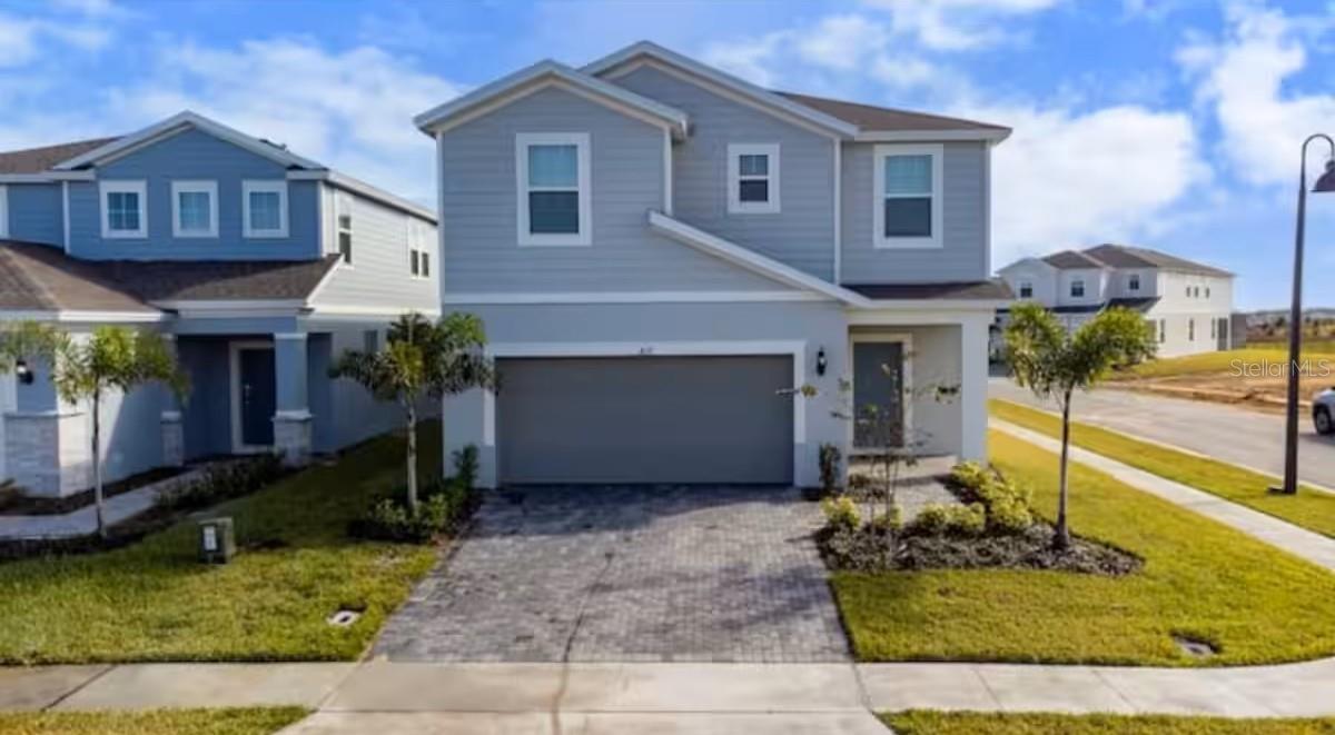 Single Family Residence in DAVENPORT, FL - Daniel Dourado