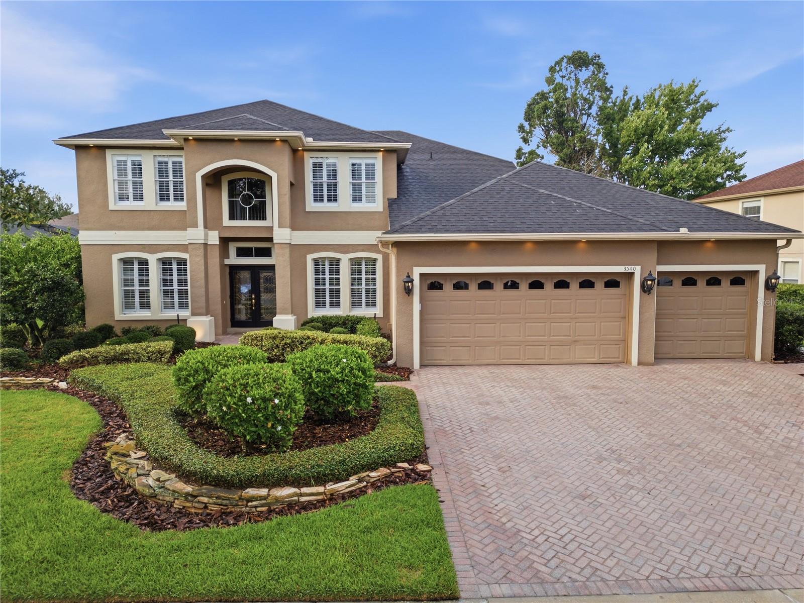 Single Family Residence in OVIEDO, FL - Daniel Dourado