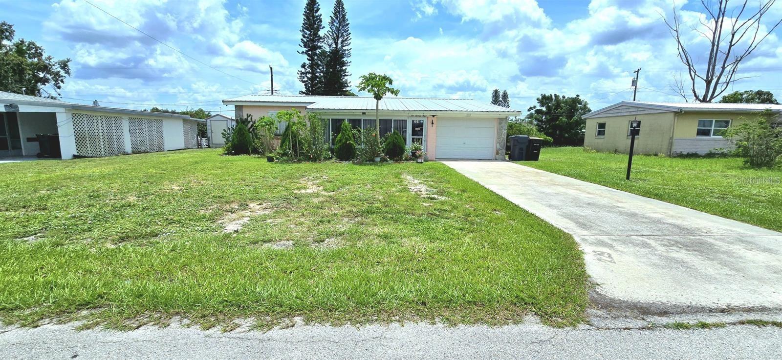 Single Family Residence in FROSTPROOF, FL - Daniel Dourado