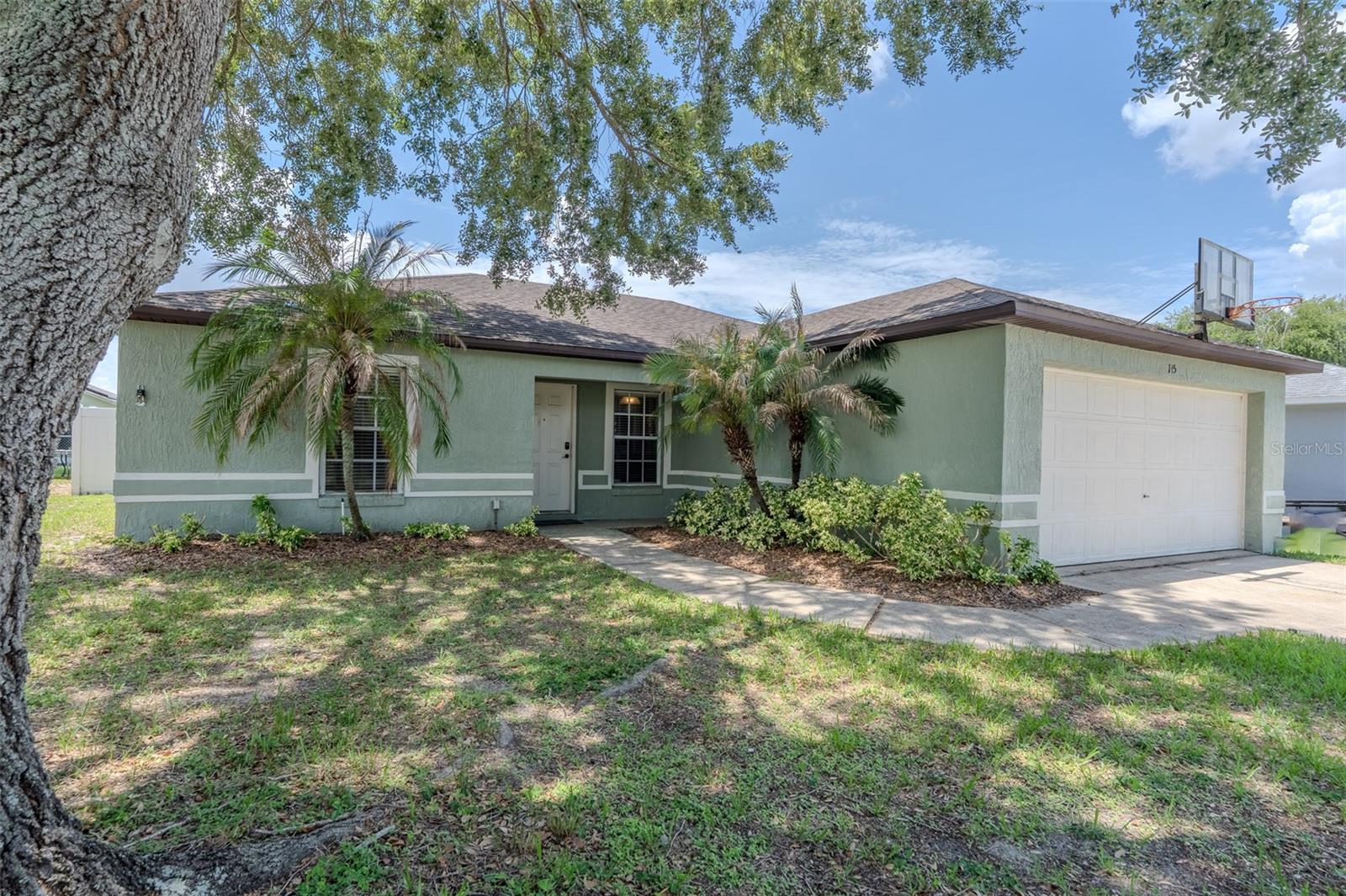 Single Family Residence in AUBURNDALE, FL - Daniel Dourado