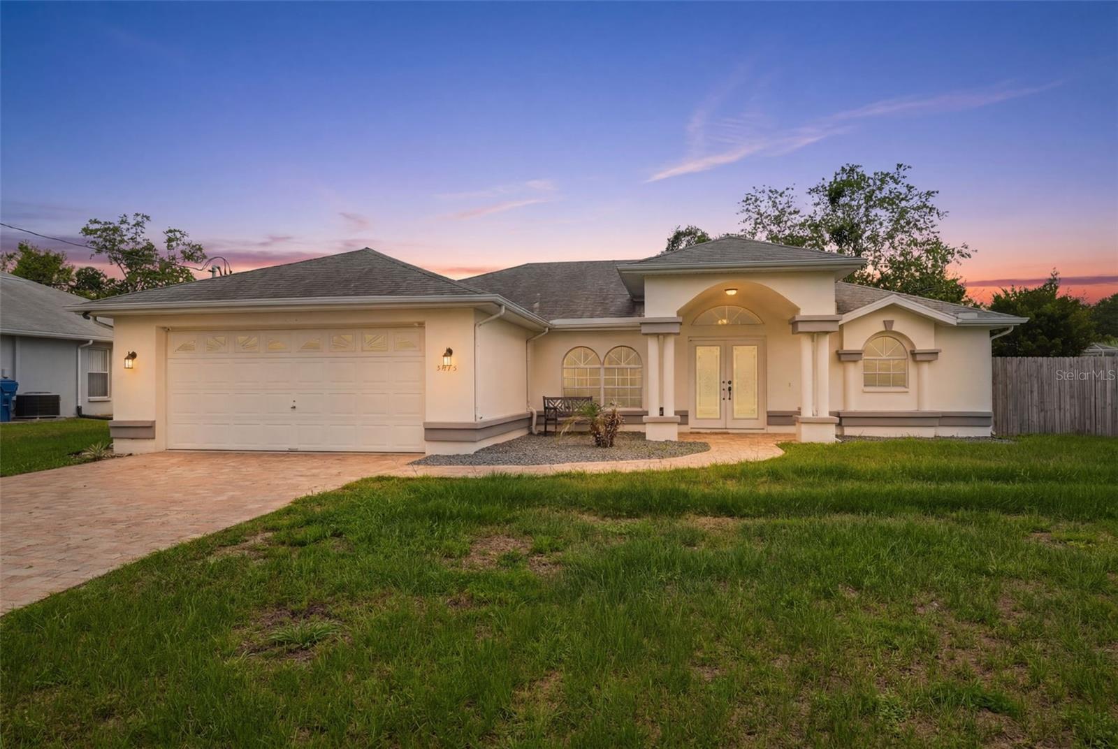 Single Family Residence em SPRING HILL, FL - Daniel Dourado