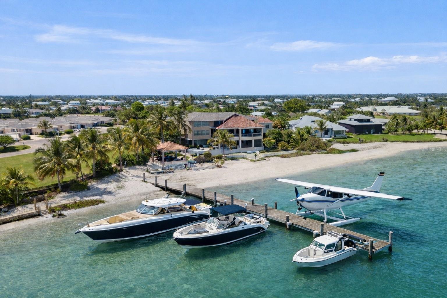 Single Family Residence in CAPTIVA, FL - Daniel Dourado
