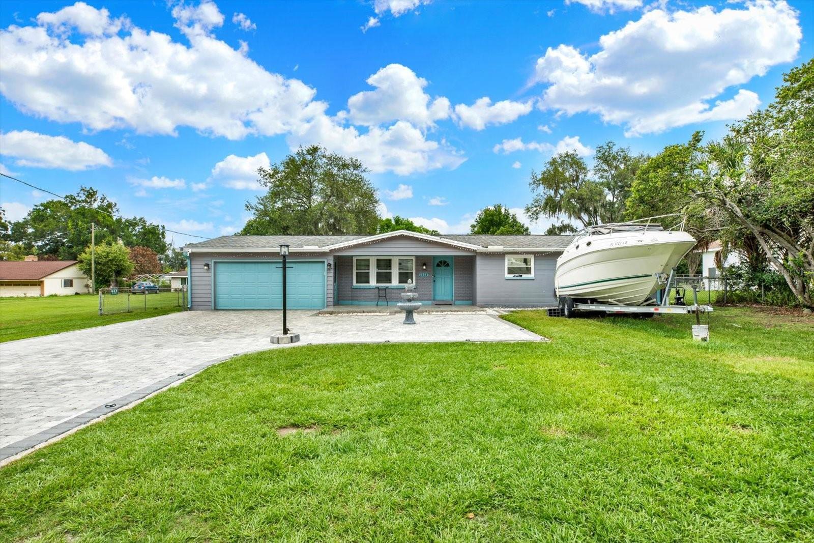 Single Family Residence in BRANDON, FL - Daniel Dourado