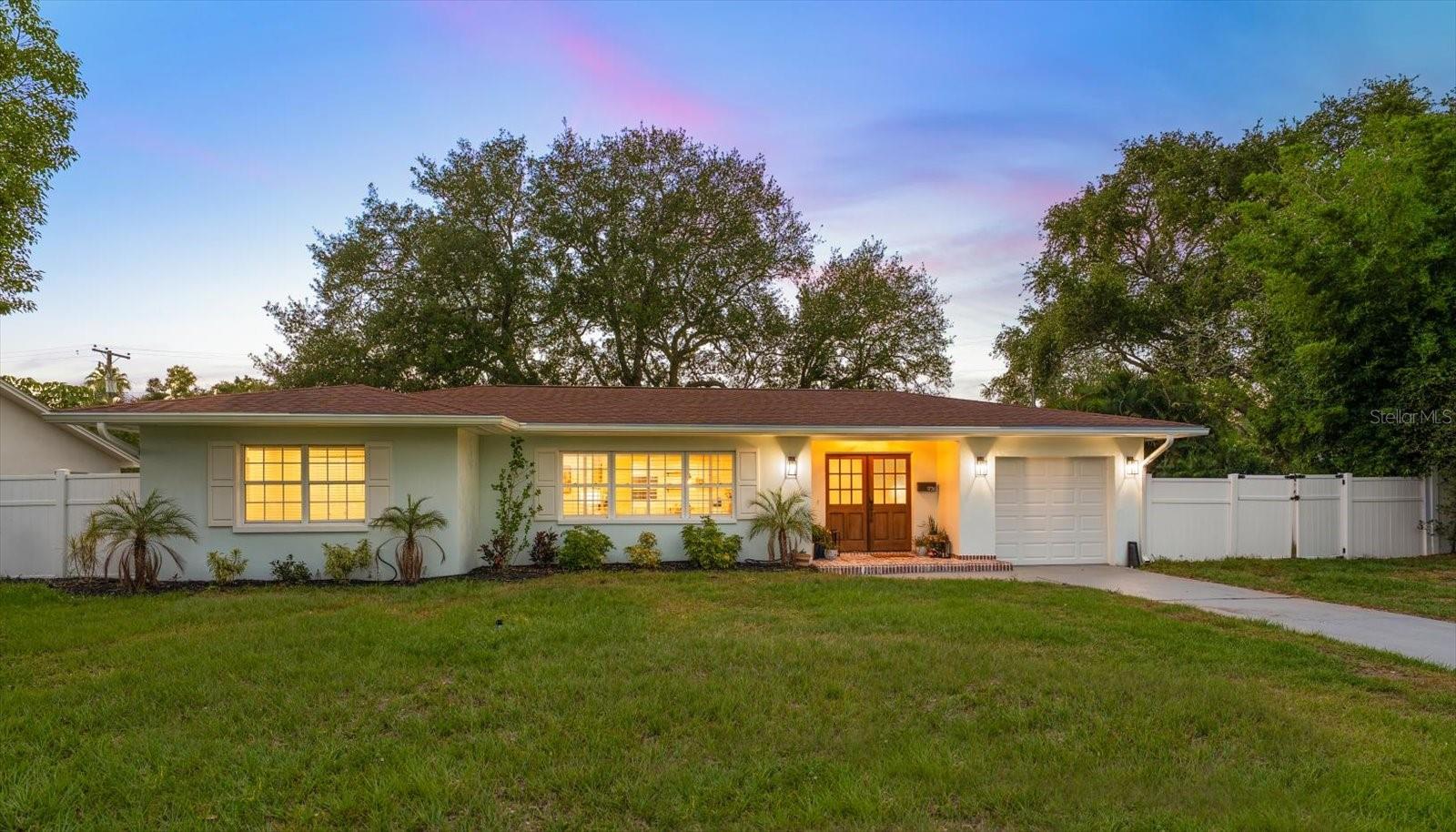 Single Family Residence em BELLEAIR, FL - Daniel Dourado