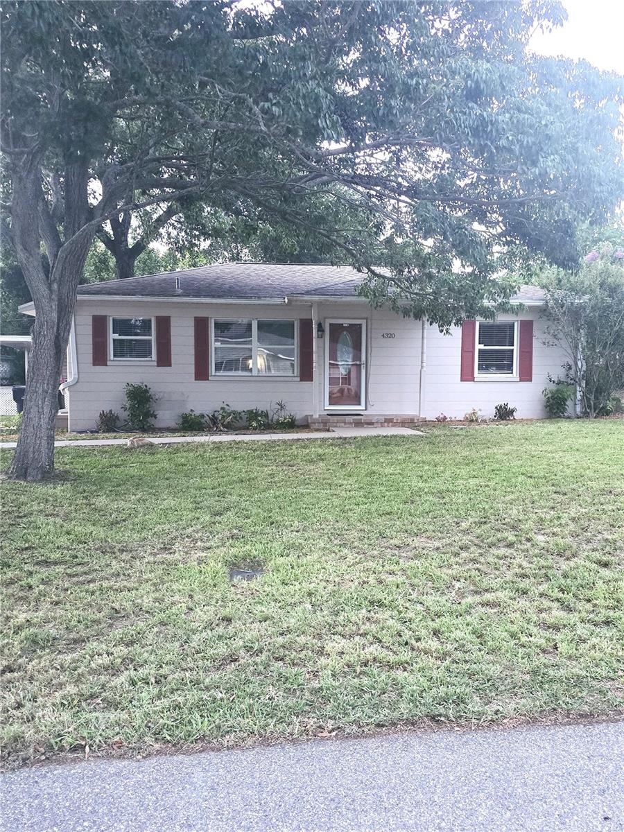 Single Family Residence in LAKELAND, FL - Daniel Dourado