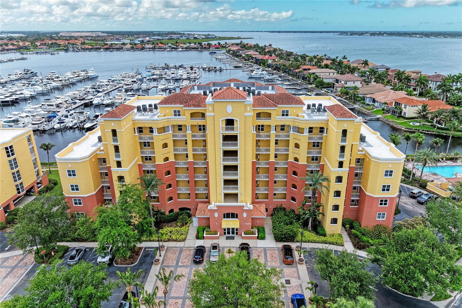 Condominium in PALMETTO, FL - Daniel Dourado
