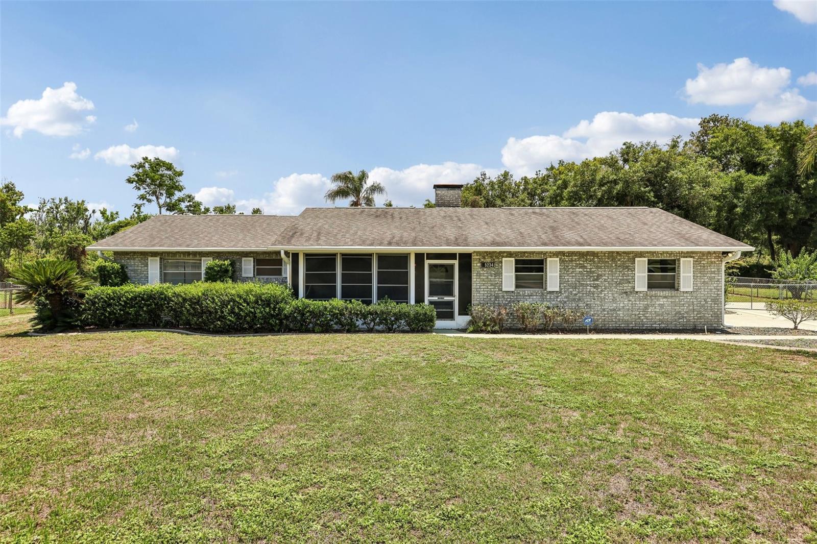 Single Family Residence em FRUITLAND PARK, FL - Daniel Dourado