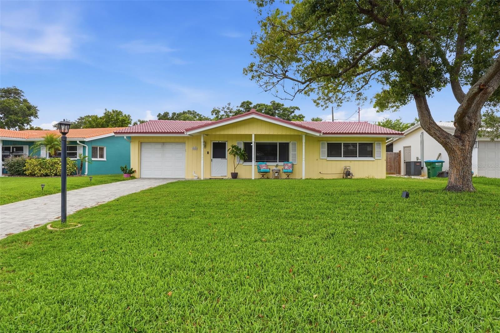 Single Family Residence em CLEARWATER, FL - Daniel Dourado