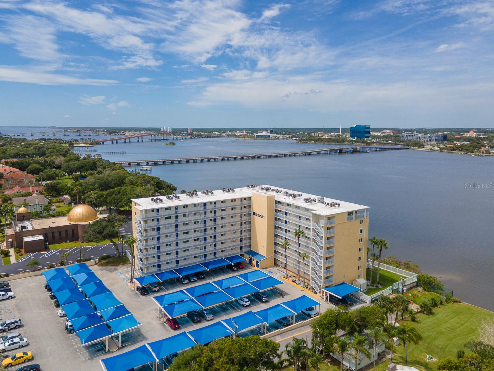 Condominium in DAYTONA BEACH, FL - Daniel Dourado