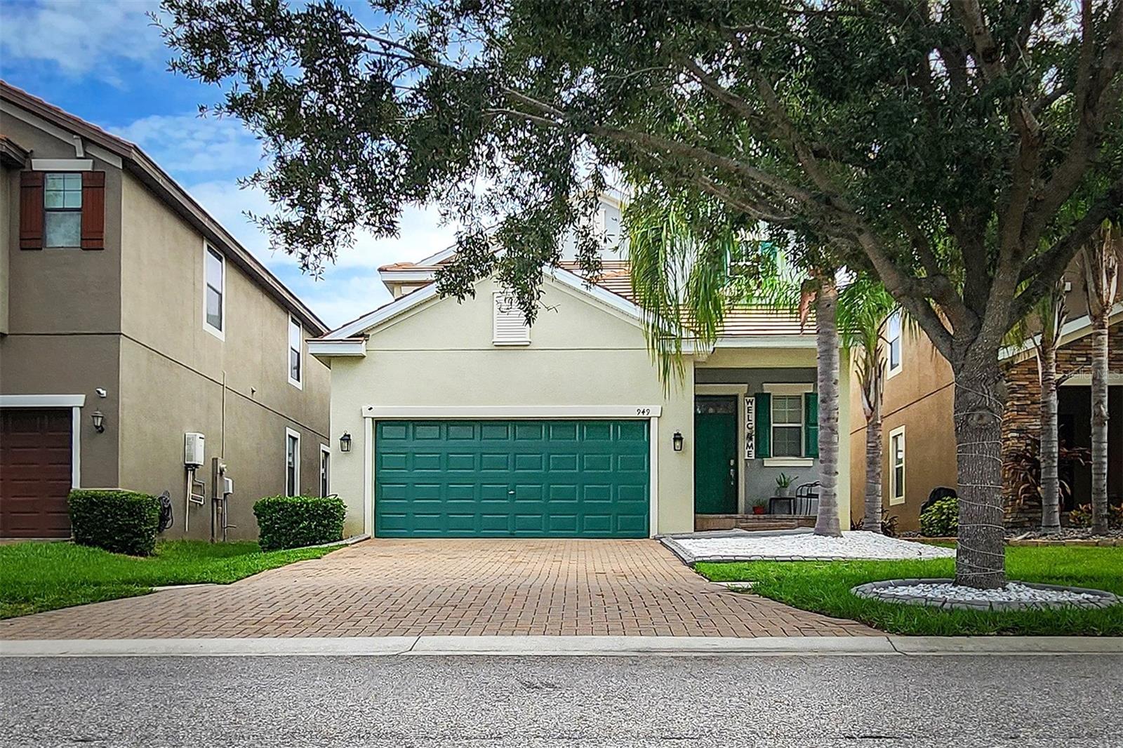 Single Family Residence in BRANDON, FL - Daniel Dourado