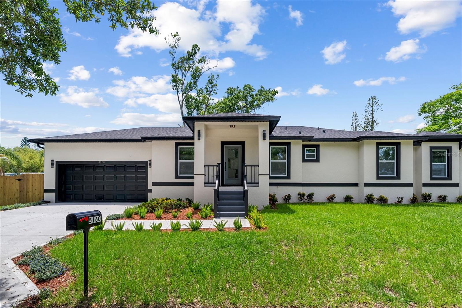 Single Family Residence em ST PETERSBURG, FL - Daniel Dourado